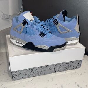 Jordan retro 4s UNC, Size 9.5